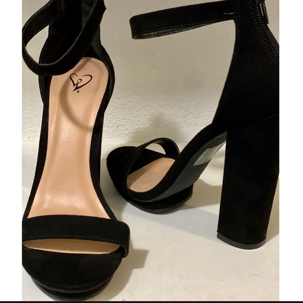 4’ Black High Heels